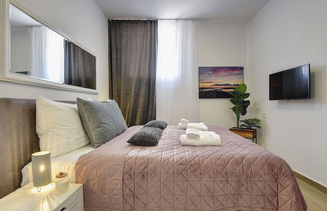 D&A Central Luxury Apartments - Photo 44