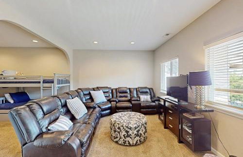 Fun on the Cove! Home with Dock and Foosball - Foto 18