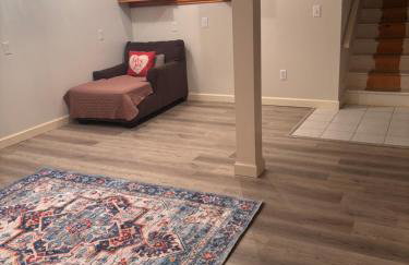 Downstairs oasis - Photo 3