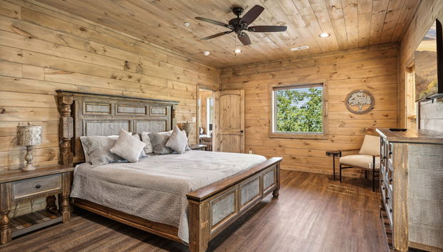 Moonshine Mountain Lodge 5 Bedroom Cabin by RedAwning - Foto 2, Habitación