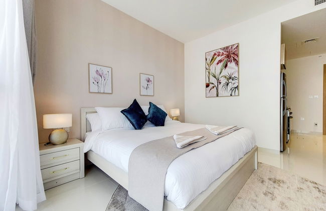 GreenFuture - Luxe Studio In Trade Center With Downtown Views - Photo 1