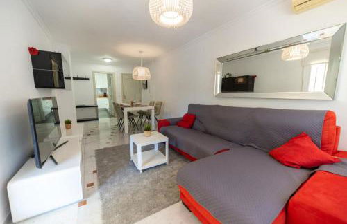 WintowinRentals Terrace, Pool, Parking in Cala del Moral - Photo 3