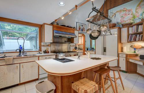 Steps to the Ellis River - Luxe, Hot Tub, Game Room - Foto 11