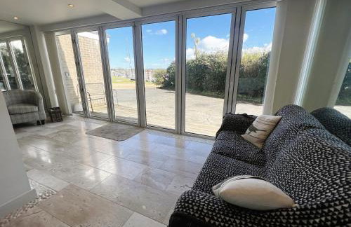 North Quay - Pet friendly Luxury Townhouse overlooking Bembridge Harbour - Photo 16