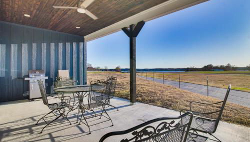 Lake and Sunset Views Spacious Monkey Island Home - Foto 3