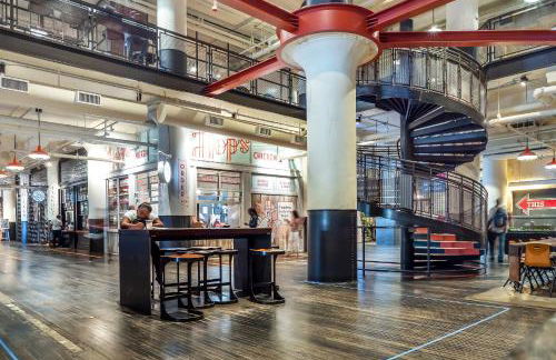 Luxury King Bed Suite - Pool - Gym - Parking - Foto 47