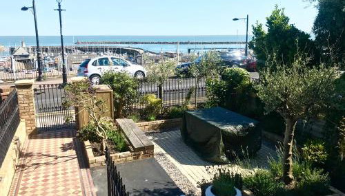 Marina Retreat - Stunning 4 bedroom, 3 bathroom house with harbour views! - Foto 4