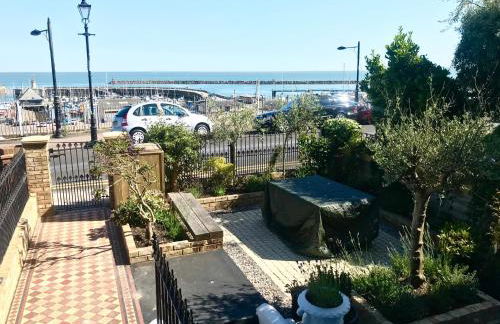 Marina Retreat - Stunning 4 bedroom, 3 bathroom house with harbour views! - Foto 4