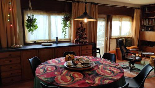 Yellow House - Photo 5