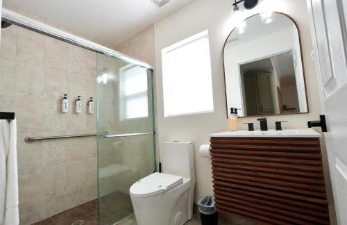 Luxury 2BD 2BTH Condo 5 - Foto 14