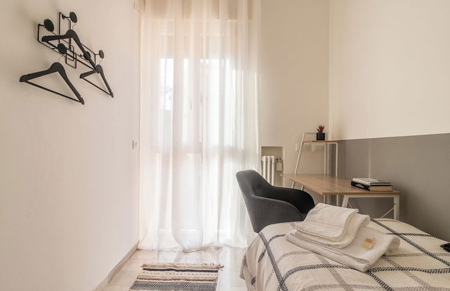 Grey House - Photo 6