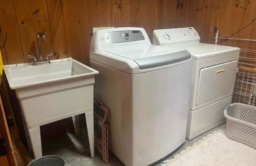 Luxurious Mountain Retreat with Hot Tub Jacuzzi Suite & Wood-Burning Fireplace - 10 Min to Boone - Foto 30