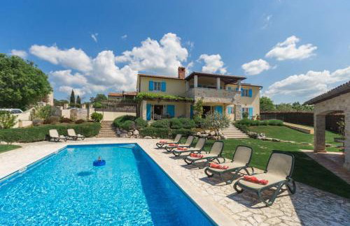 Mediterrane Steinvilla mit beheiztem Privatpool, aromatischen Mittelmeerpflanzen - Foto 35