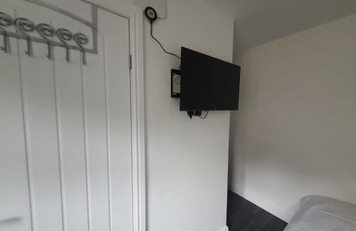 Private Room Sleeps 2 with Ensuite & Parking - Foto 27