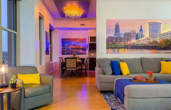 Downtown Cleveland: Steps To Sports & Events 2 Bedroom Condo by RedAwning - Foto 1