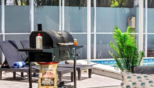 Beachside Escape Poolhouse w Game Room, Grill - Foto 2