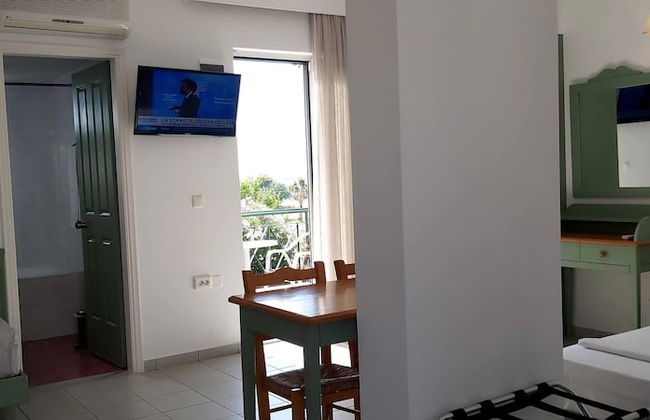 Andromeda Hotel Apartments - Photo 15