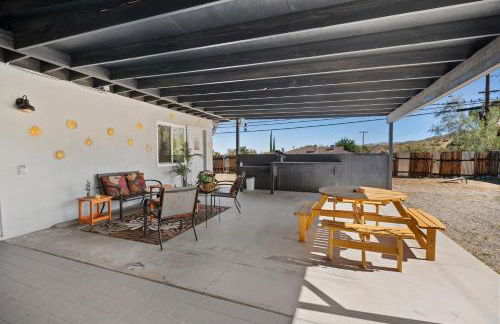 Desert Serenity in Yucca/Joshua Tree w/AC & Fire pit - Foto 11