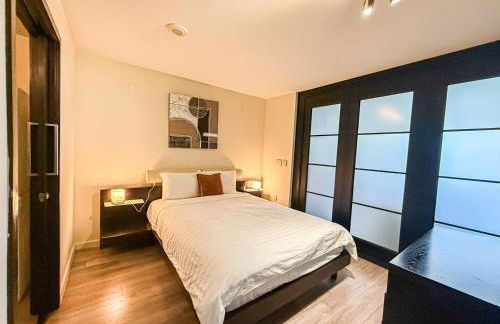 Stylish 2BR Loft with Top-Tier Amenities - 104 - GL - Foto 3