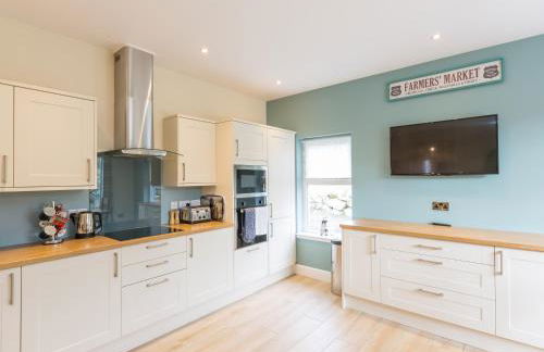 Rose Cottage with Hot Tub - Photo 6