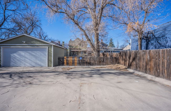 5bddowntown Victorian Charmhot Tub, Firepit - Photo 49