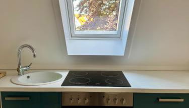 Dachgeschosswohnung Benther Berg, Contactless Check-in, free parking, Vollsaniert und Renoviert 2025 - Foto 4, stove