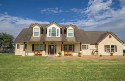 Blessing Farmhouse w/ Farm Views & Outdoor Living - Foto 4
