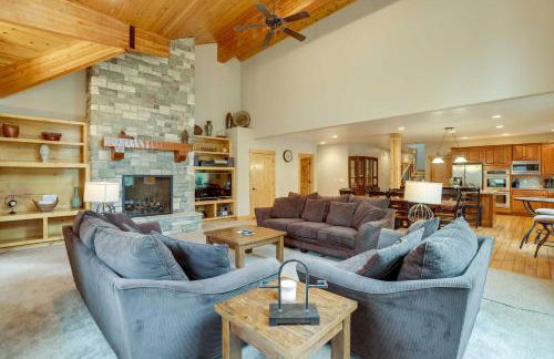 Indoor Entertainment Forested Sunriver Retreat! - Foto 1