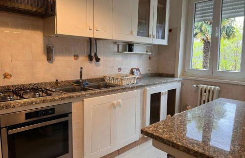 Kibilù - Elegant apartment Lake View - Balcony & Parking - Foto 14