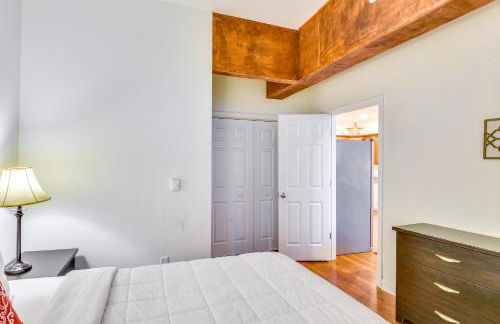 3 Mi to Warren Dunes Sawyer Getaway with Fireplace! - Foto 18