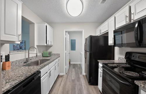 Stylish 2BR2BA with room to unwind - Foto 17