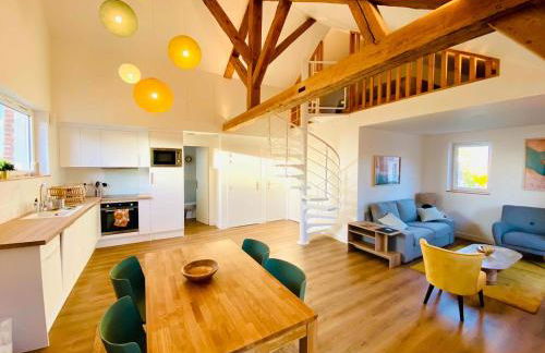 A 2 Pas de la Mer, 2 bedrooms, sea view, parking - Photo 1