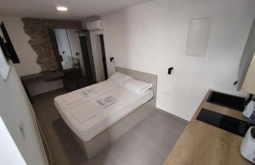 The center of Split, renovated stone house - Photo 16