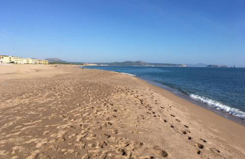 Beautiful detached air-conditioned villa close to sandy beach, shops and restaurants - Foto 35