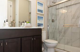 Topsider Condo w/ Stunning Lake Views, Shuffleboard & King Beds - Foto 23