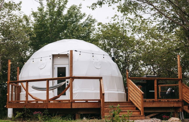 FlowEdge Riverside Getaway - Photo 33