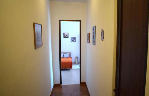 Violet Bedroom and Apartment - Photo 21