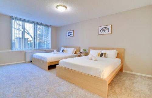 This Apt is Perfect For Business Trips or a Relaxing Vacation - Photo 13