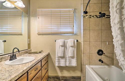 Chic Silver City Getaway with Patio and Gas Grill - Foto 22