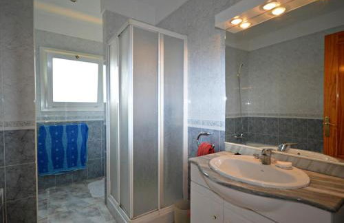 Casa con Piscina, Wifi, A/A y Barbacoa en Sant Pere Pescador - ES-89-82 - Foto 9