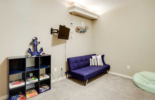 Spacious Home on Beaver Lake with Deck and Fire Pit! - Foto 23