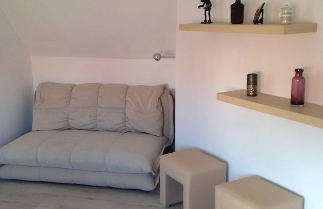 Modern Apartment - Photo 39
