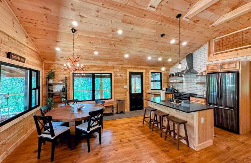 5R Cozy log chalet in fantastic location. Ski, snowshoe, fish, explore! AC, pet friendly! - Photo 35