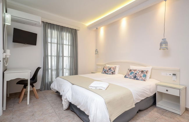 Spiros Hotel - Photo 8