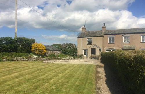 Pye Hall Cottage - Photo 1