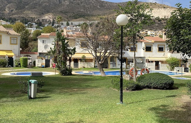 Chalet adosado corta temporada - Photo 1