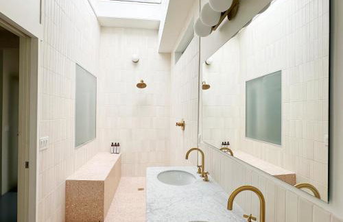 Retro Rendezvous Pool and Spa MidCentury Modern Home - Foto 30