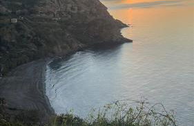 Estudio superior con vistas y pequeña terraza en Maro - Foto 8