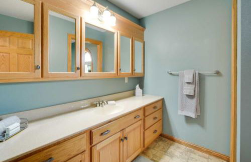 Riverfront Bliss in Rice Lake Deck, Grill and Hike! - Foto 22