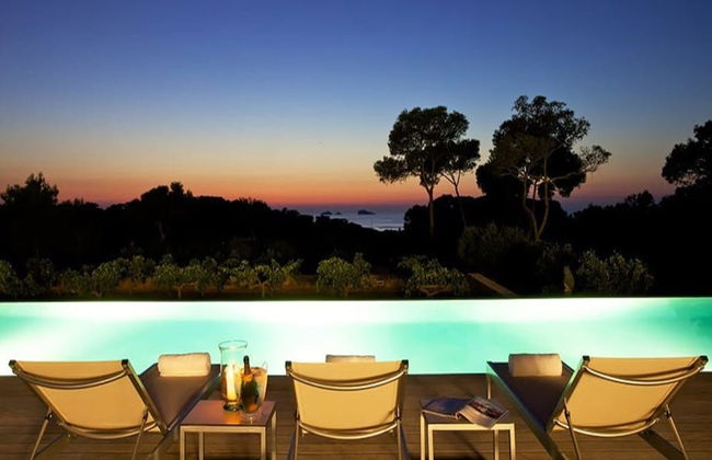 Gorgeous Villa With Views - Foto 14